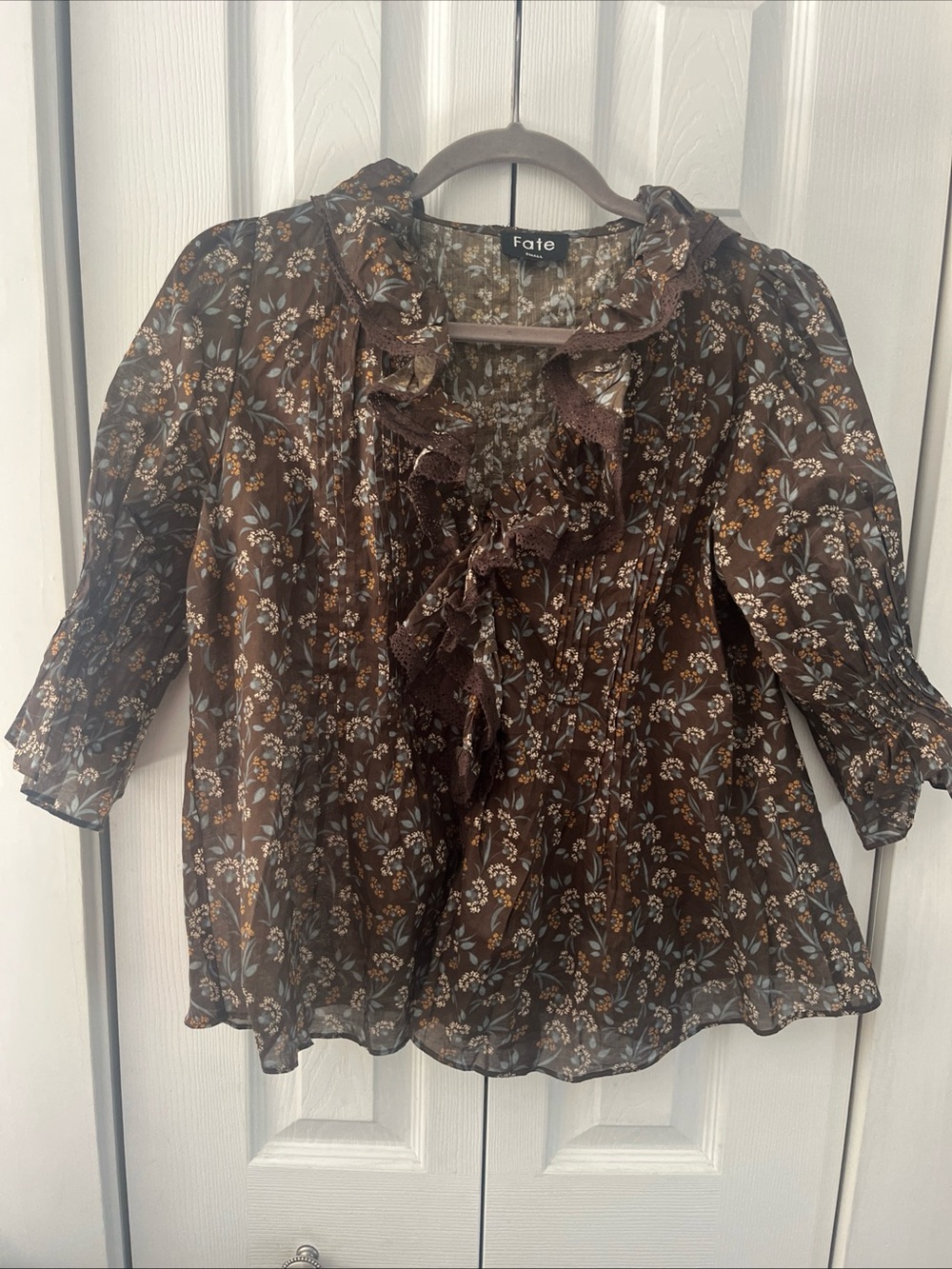 Fate Brown Floral Ruffle Neck Blouse button down cotton sz S